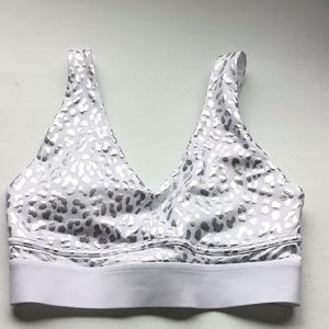 Fabletics light impact sports bra. Size M. Perfect condition.